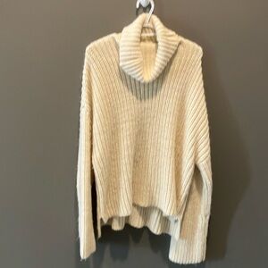 JUSTFAB Women’s Long Sleeve Cowl Neck Cream Sweater Size Large